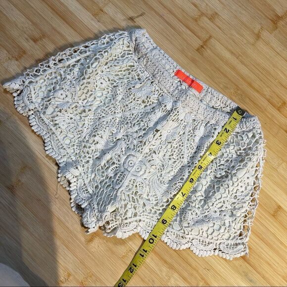 Lulumari crochet detail shorts  - Picture 2 of 8